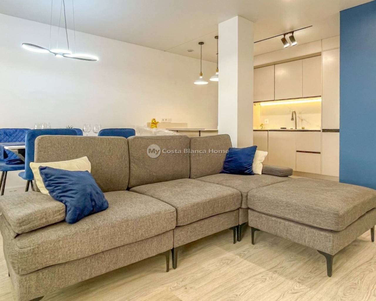 Apartment - Resale - Torrevieja - Playa Acequion