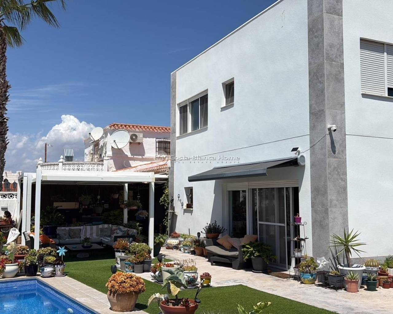 Detached Villa - Resale - Torrevieja - Torretas