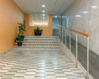 Resale - Apartment - Torrevieja - Playa Acequion