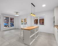 Resale - Apartment - Torrevieja - Playa Acequion