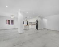 Resale - Apartment - Torrevieja - Playa Acequion