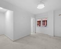 Resale - Apartment - Torrevieja - Playa Acequion