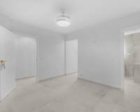 Resale - Apartment - Torrevieja - Playa Acequion