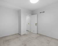 Resale - Apartment - Torrevieja - Playa Acequion