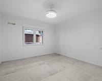 Resale - Apartment - Torrevieja - Playa Acequion