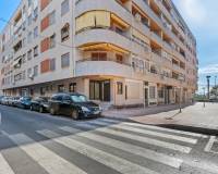 Resale - Apartment - Torrevieja - Playa Acequion