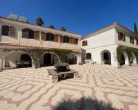 Resale - Finca / Country Property - Elda