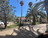 Resale - Finca / Country Property - Elda