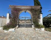 Resale - Finca / Country Property - Elda