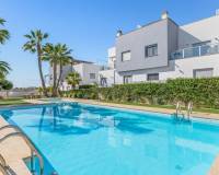 Resale - Semi detached villa - Orihuela Costa - Punta Prima