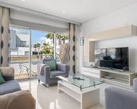 Resale - Semi detached villa - Orihuela Costa - Punta Prima