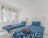 Resale - Semi detached villa - Orihuela Costa - Punta Prima