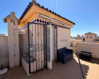 Resale - Town House - El Raso