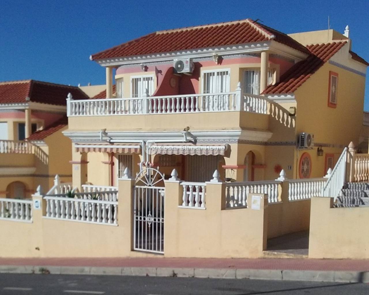Resale - Town House - Villamartin